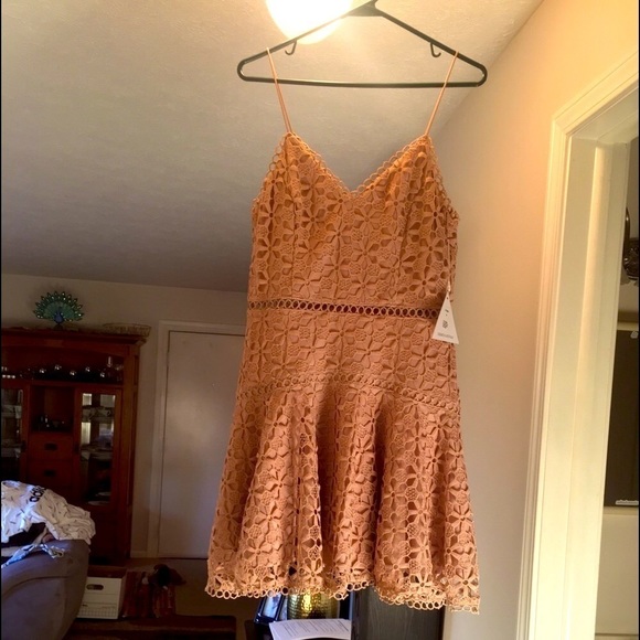 NWT WOMENS LOVE TRIANGLE FLORAL CROCHET CAMI SKATER DRESS - Picture 5 of 16